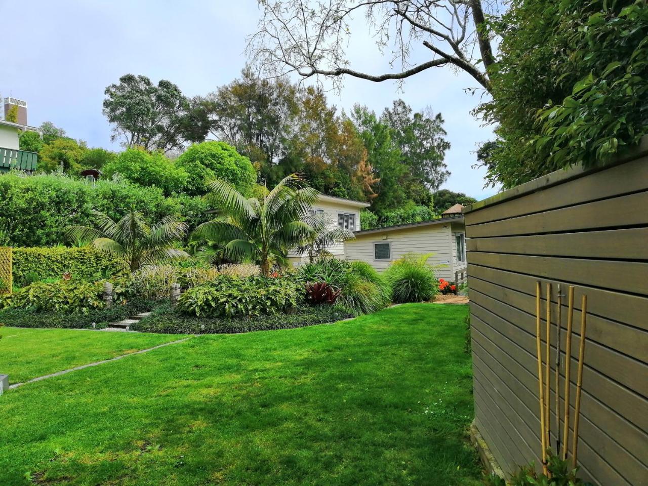 Oneroa Secret Garden Apartments Exterior photo